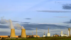 Guvernul britanic nu face destul pentru reducerea emisiilor de carbon