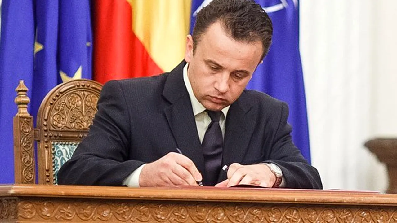 Traian Ungureanu: PDL cere demisia imediată a lui Liviu Pop din funcţia de ministru al Educaţiei