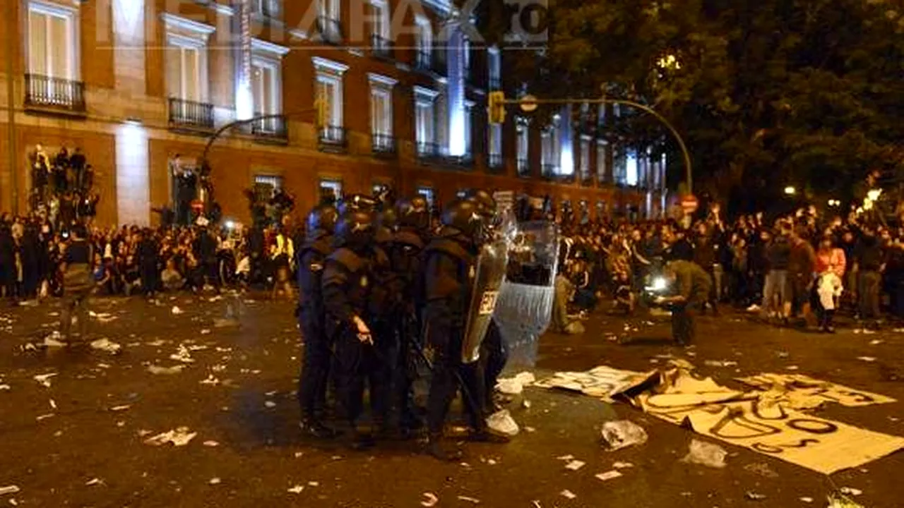Mii de manifestanţi protestează din nou la Madrid faţă de măsurile de austeritate