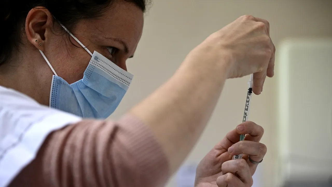 OMS, despre decesele din Norvegia: Serul este sigur pentru bătrâni. Infectarea cu SARS-CoV-2, mult mai periculoasă decât vaccinarea anti-COVID
