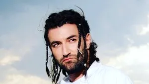 Imaginea cu Smiley care a devenit virală. Cum s-a pozat artistul