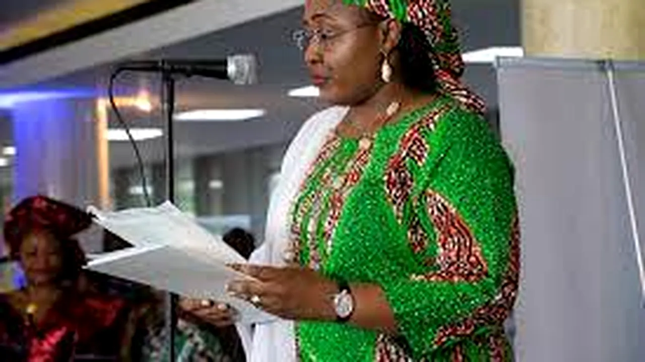Un student, bătut la ordinul şi sub supravegherea primei doamne din Nigeria