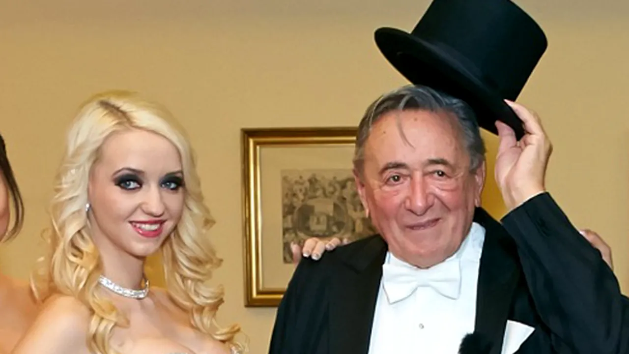 Miliardarul octogenar Richard Lugner s-a căsătorit cu un model Playboy în vârstă de 24 de ani