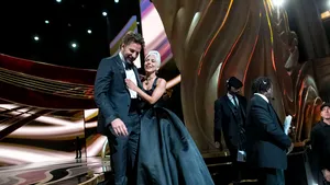 Oscar 2019: Culorile vii, nuanţele metalice şi stilul glam rock al anilor 70 au dominat covorul roşu | GALERIE FOTO, VIDEO