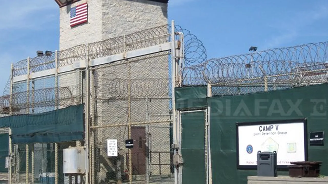 Trump spune că pregăteşte un centru de detenţie pentru zeci de mii de migranţi la Guantanamo Bay