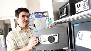 Românii îşi pun la 