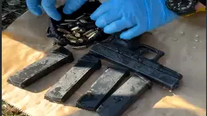Pistolul furat din locuinţa din Voluntari a unui fost ofiţer SRI a fost găsit