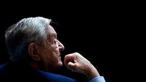 COMENTARIU Lelia Munteanu: „Într-o ţară în care oamenii sunt gata să fure orice, Statul însuşi e o pradă ce poate fi înşfăcată”