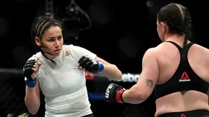 Diana Belbiţă s-a ales cu mâna ruptă în ringul UFC. VIDEO