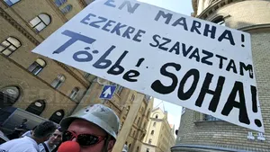 Aproximativ 10.000 de persoane au manifestat la Budapesta împotriva măsurilor de austeriate