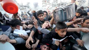 Criză umanitară în Gaza: Jumătate de milion de palestinieni mor de foame