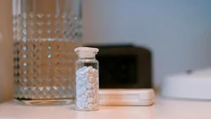 Medicamente din plastic? O echipă de cercetători scoțieni a reușit imposibilul: tratament pentru Parkinson din PET-uri