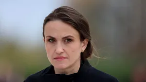 SOCIAL Țoiu: Un român a intervenit voluntar în incendiul din Elveția. „L-am sunat să îi mulțumesc”