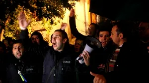 Protestatarii de la Ministerul Educaţiei au cerut autorizaţie pentru reluarea protestului vineri - FOTO