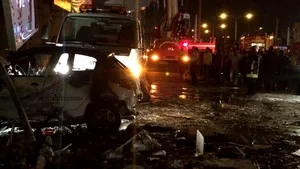 EXPLOZIE, urmată de un incendiu de amploare, într-un centru comercial din Iran: Zeci de oameni au fost răniţi - FOTO, VIDEO