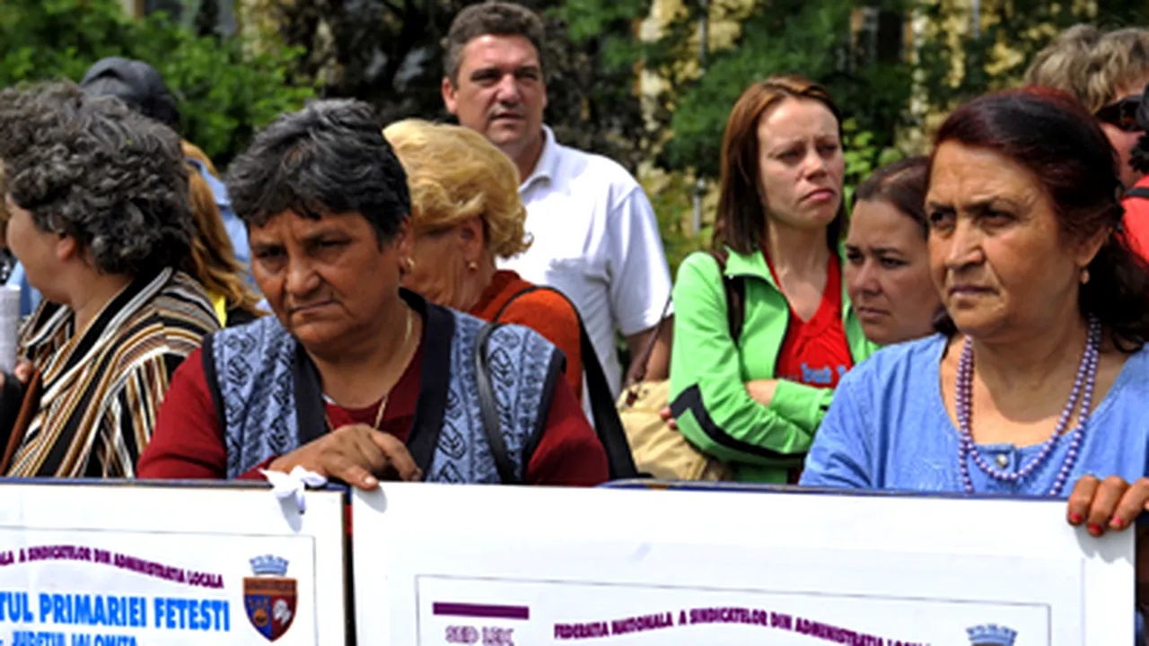 Sindicaliştii din administraţia locală au pichetat sediul Guvernului
