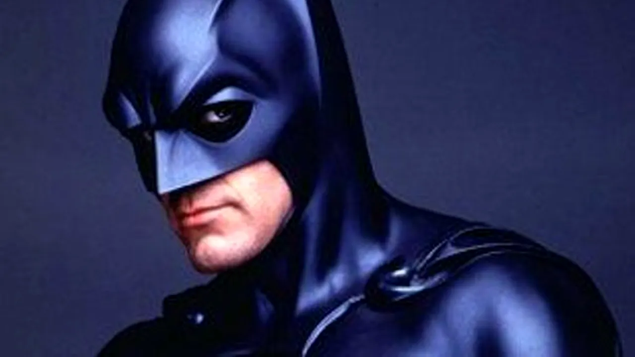 Masca lui Batman şi pelerina lui Superman, donate muzeului Smithsonian de către Warner Bros - FOTO