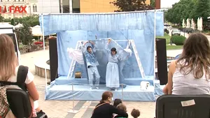 Tu ce i-ai cere Peştişorului de Aur? Teatrul Luceafărul din Iaşi a mutat sala de spectacol pe scările instituţiei