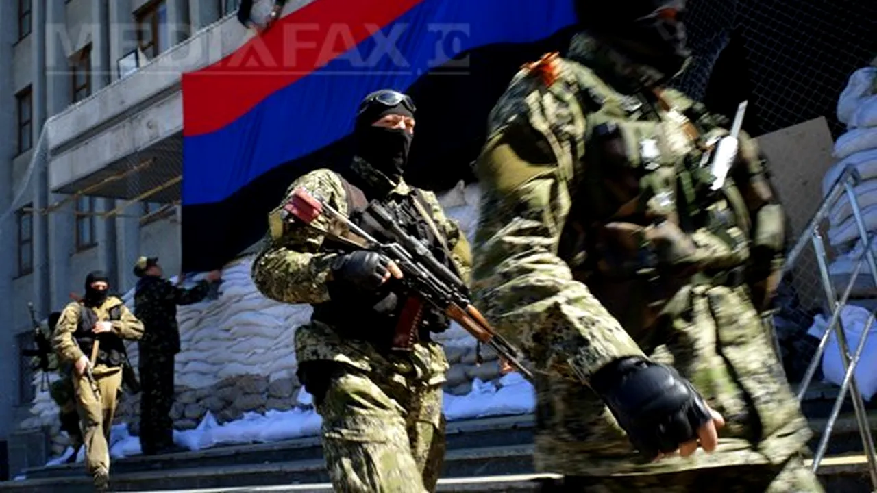 SITUAŢIA ÎN UCRAINA: Kievul cere din nou Moscovei să îşi retragă trupele de la frontiera cu Ucraina. Persoane necunoscute au atacat un elicopter militar ucrainean la Kramatorsk - presă