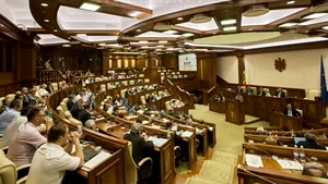 ANALIZĂ: Partidele creditate cu şanse de a intra în Parlament în urma alegerilor din Republica Moldova