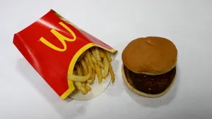 Un meniu de la McDonald's a fost păstrat 6 luni la temperatura camerei. Vezi cum arată