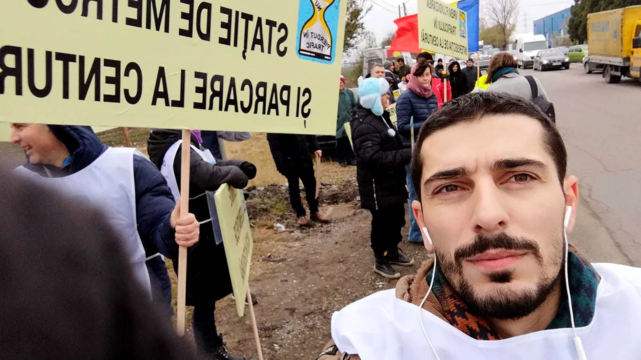 Aglomeraţia de pe Centura Capitalei scoate oamenii în stradă. Peste 100 de persoane, nemulţumite de traficul infernal, cer construirea unui pasaj rutier | FOTO