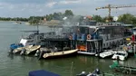 Incendiu pe faleza municipiului Tulcea: mai multe ambarcațiuni și pontoane afectate