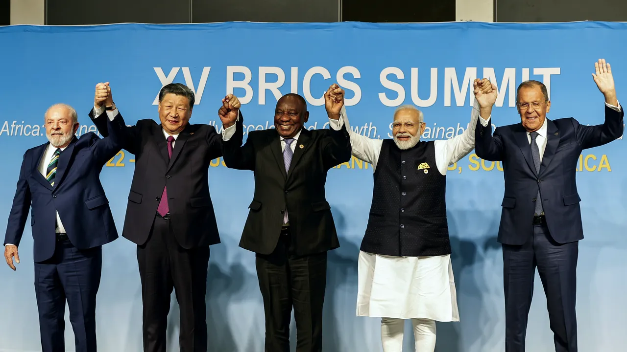 BRICS se măreşte oficial. Şase noi ţări se vor alătura Chinei, Rusiei, Indiei, Braziliei şi Africii de Sud în grupul ce se vrea o alternativă la Occident