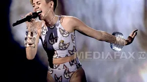 Miley Cyrus vrea nuntă cu Liam Hemsworth: 