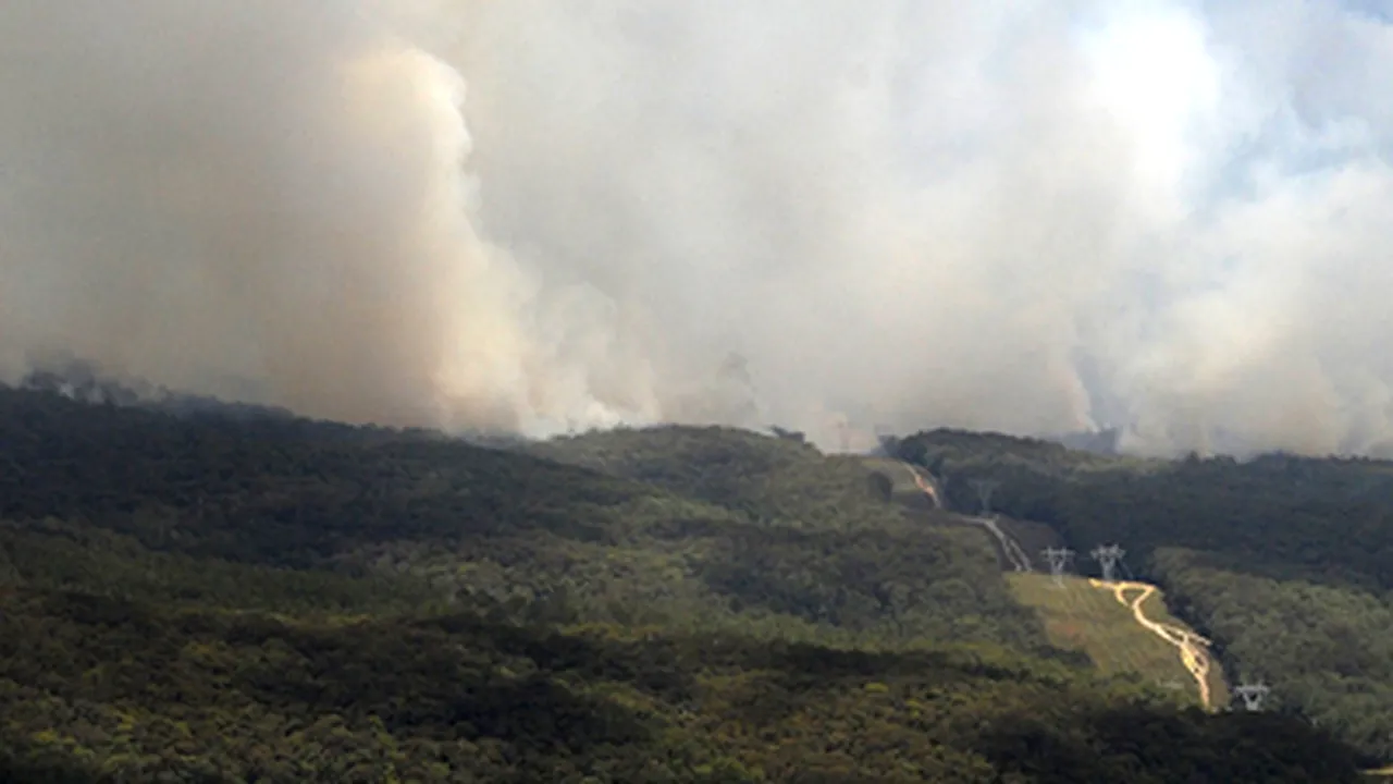 Un elicopter care participa la stingerea incendiilor de vegetaţie s-a prăbuşit în Australia 