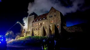 Un castel din secolul al XII-lea a luat foc. Flăcările au distrus o parte a obiectivului istoric