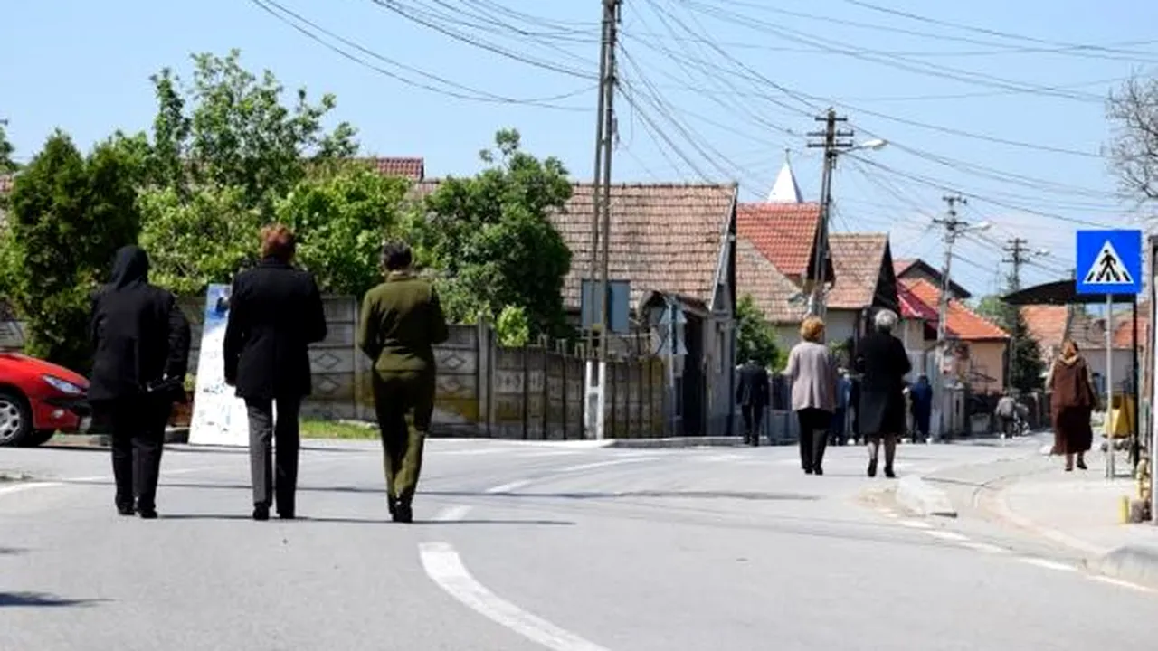 FOTO Are internet gratis, pistă pentru biciclişti şi o microcentrală ecologică. Cum arată cea mai bogată COMUNĂ din România