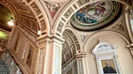 Un muzeu din Londra le permite vizitatorilor să vorbească tare și să atingă exponatele