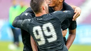 Echipa ACS Poli Timişoara, promovată în Liga I, poate folosi numele Politehica şi culorile alb-violet