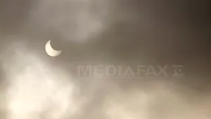 O eclipsă parţială de Soare va avea loc joi