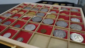 O colecţie rară de monede la licitaţie, după ce a zăcut inactivă 100 de ani