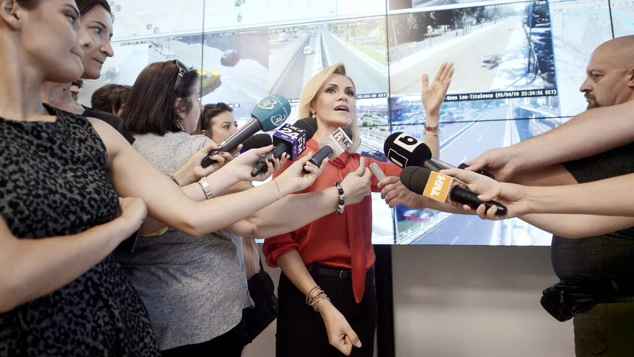 Primarul Firea a reziliat contractul cu firma UTI şi a inaugurat un nou centru de management al TRAFICULUI. Câte intersecţii sunt monitorizate în sistemul gestionat de Primăria Capitalei