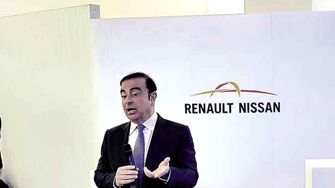 Sora lui Carlos Ghosn a fost concediată de Nissan. Câi bani câştiga în fiecare an de la companie