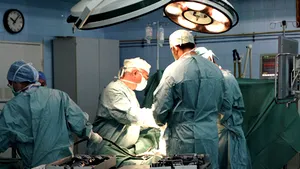 O inimă artificială şi celule suşă, folosite împreună pentru prima dată