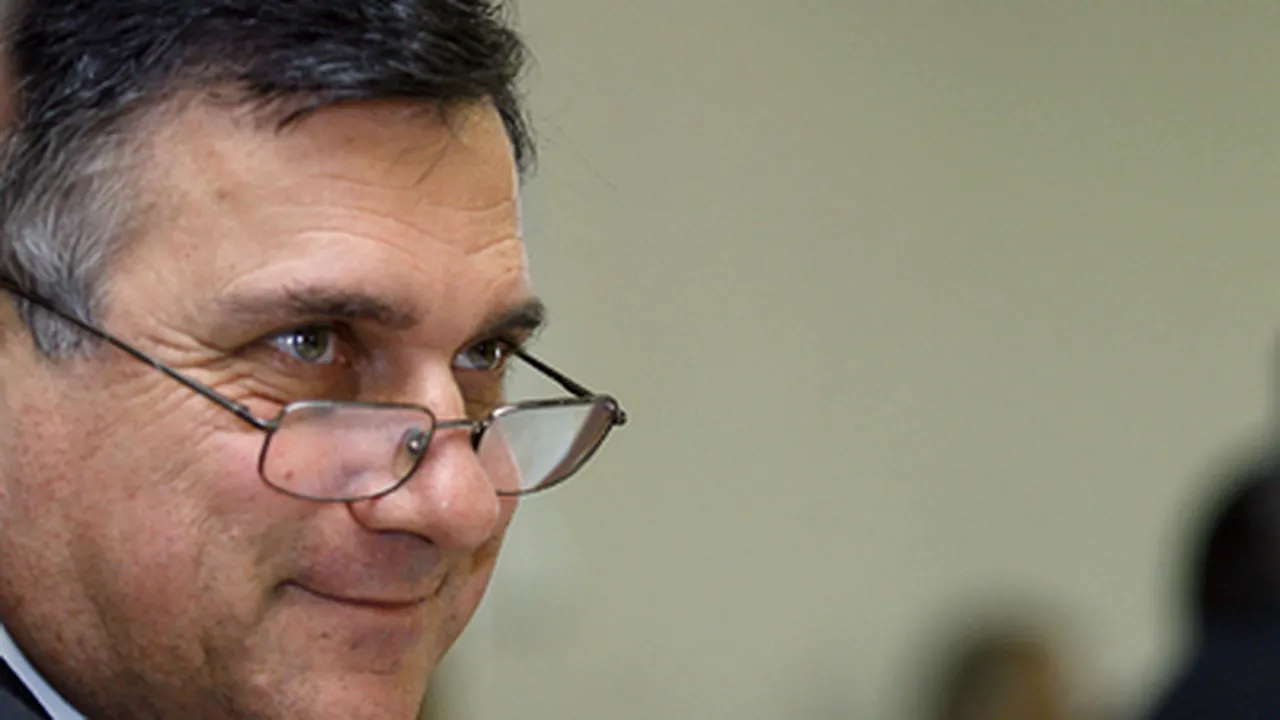 Funar: Să fie daţi afară din Guvern UDMR-iştii şi să fie cooptaţi reprezentanţi ai Vetrei Româneşti
