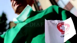 Over 150 Unionists Picket Romanian Health Ministry