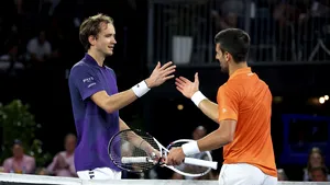 Medvedev întrerupe şirul de 20 de victorii ale lui Djokovic şi ajunge în finala de la Dubai