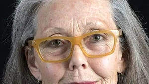 Nobelul pentru Literatură 2026 merge în Canada. Anne Carson, desemnată câștigătoare
