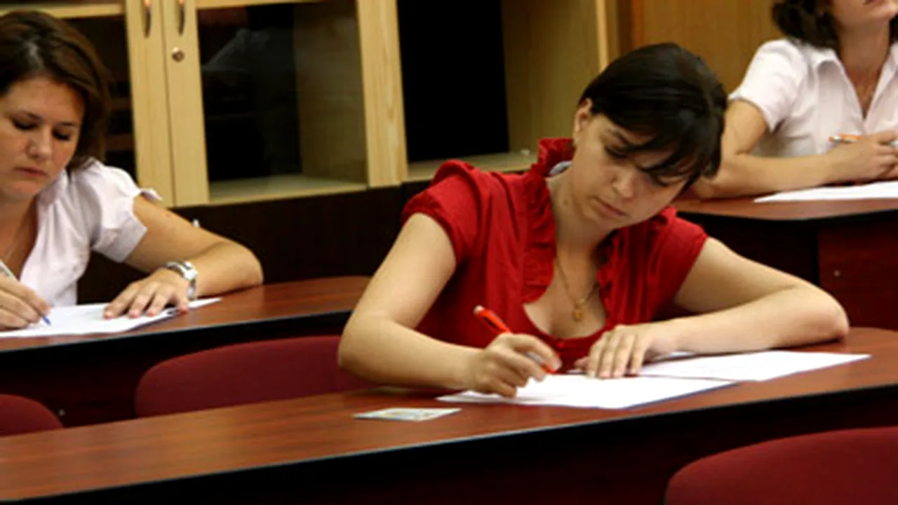 BAC 2008: Peste 240 de elevi au fost eliminaţi de la toate probele