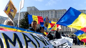 Prima reacţie a Jandarmeriei după ce Ludovic Orban a fost agresat la protestul AUR