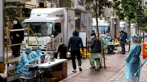 Agenţia europeană a bolilor solicită măsuri mai stricte împotriva noilor variante de coronavirus