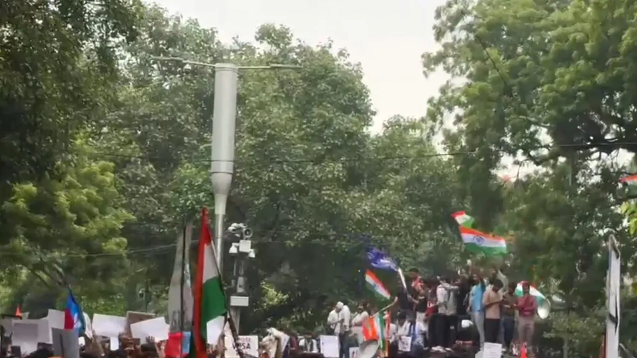 India se pregătește de proteste masive. Mișcarea „Cockroach” anunță un marș spre Parlament, în ciuda interdicției poliției