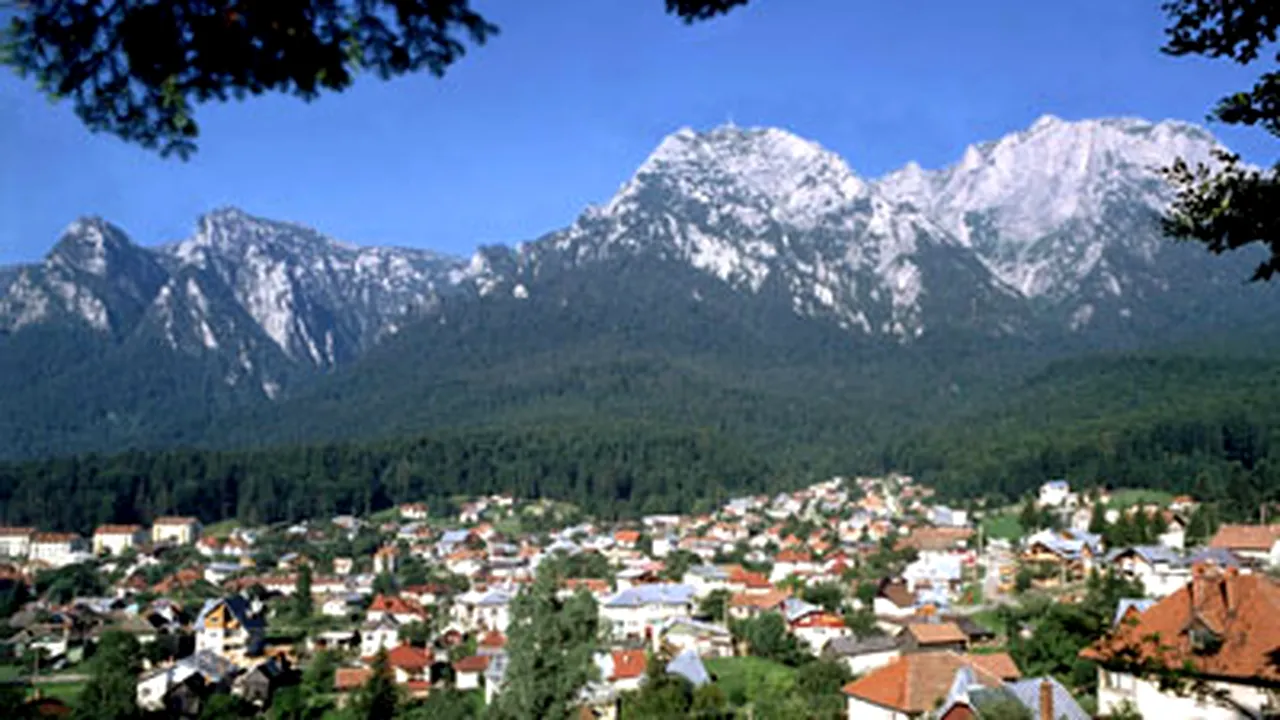 Turişti blocaţi pe Jepii Mici, ajutaţi de salvamontişti să coboare