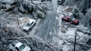 Vreme extremă în SUA: furtună de gheață și pene de curent masive