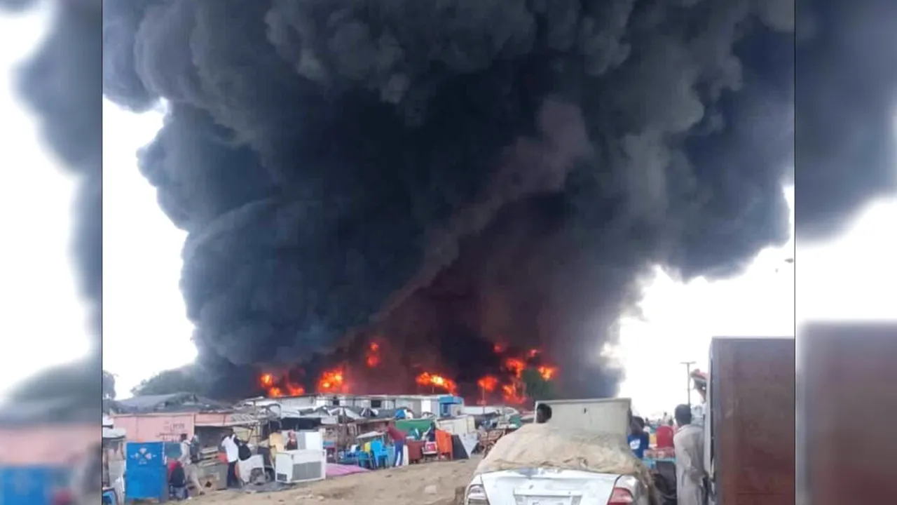 Cel puțin 153 de morți după ce o dronă a lovit o piață dintr-o regiune disputată de Sudan și Sudanul de Sud. Explozia a provocat un incendiu devastator